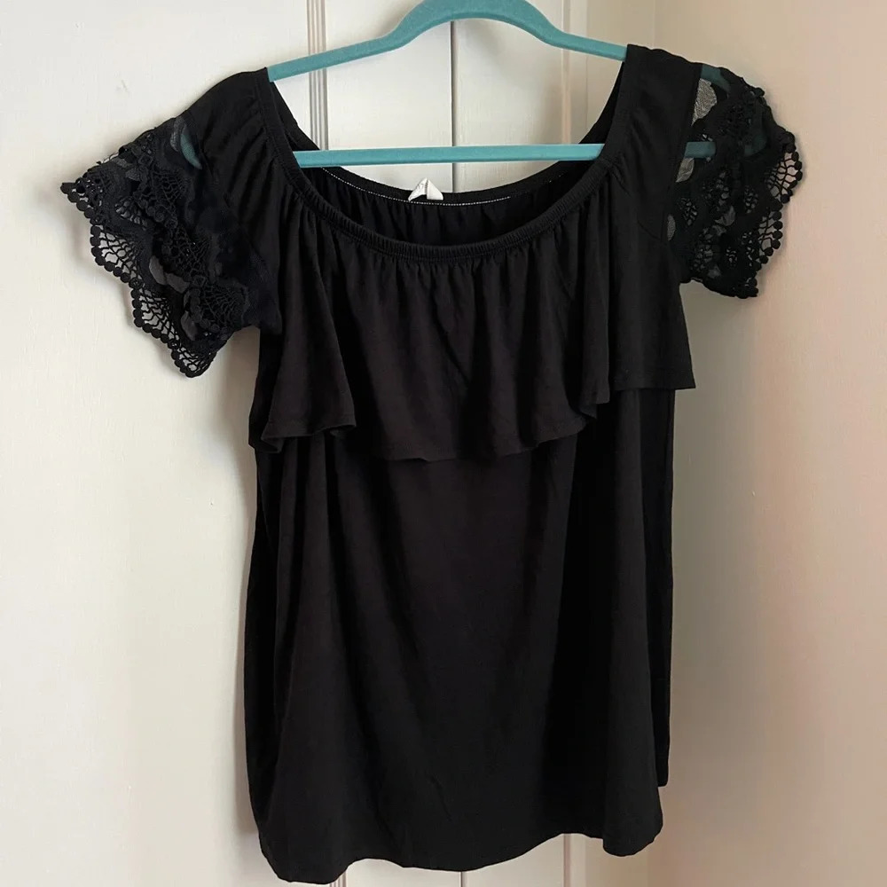 Pinkblush Black Lace Cap sleeve shirt size medium